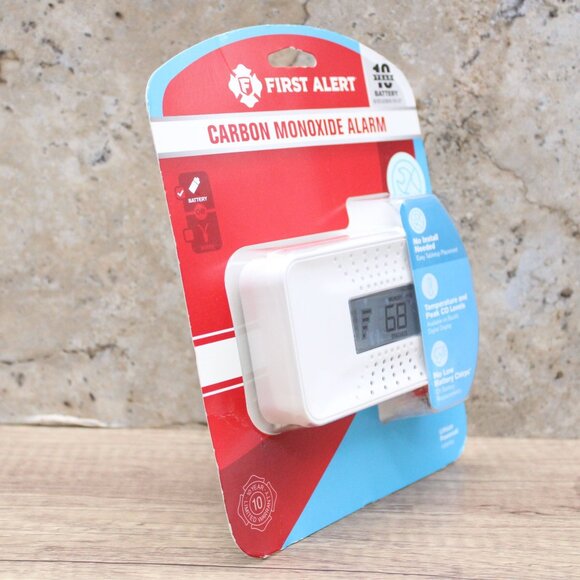 First Alert 10-Year Battery-operated Carbon Monoxide Detector Brand New / Sealed - Picture 3 of 10